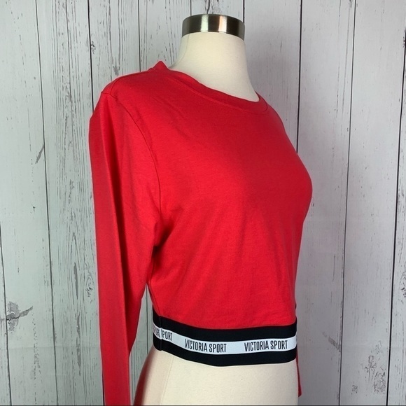 Victoria Sport | red crop top - Picture 9 of 11